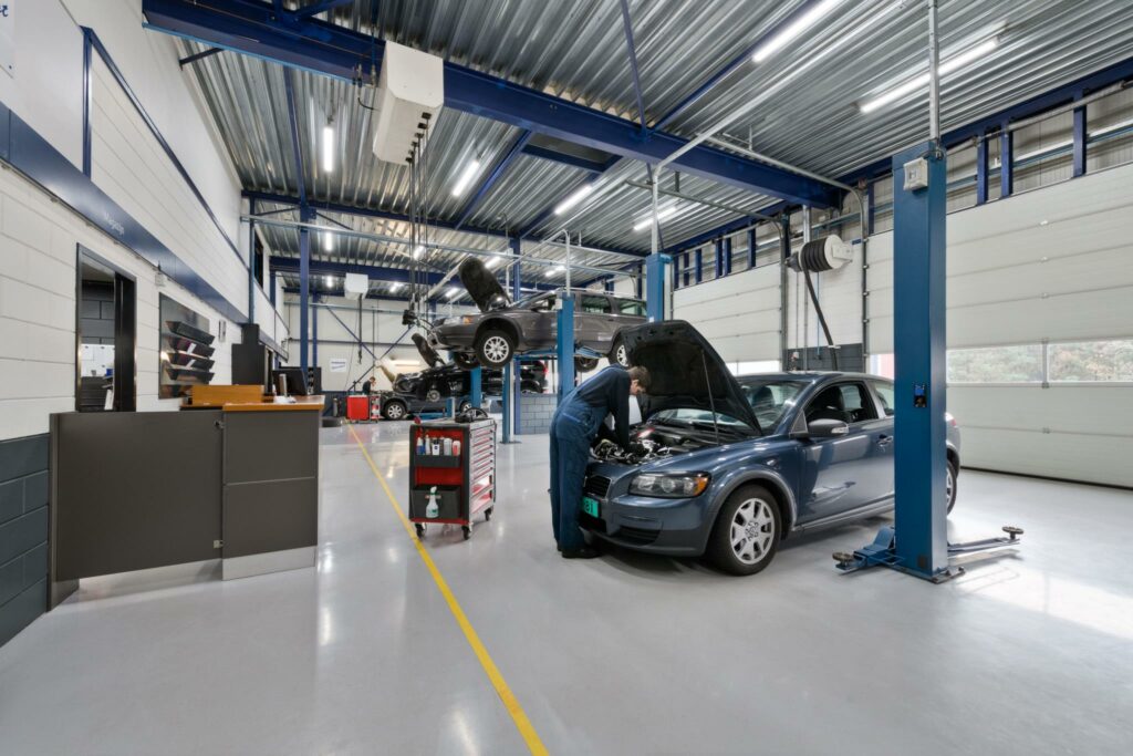 Volvo garage